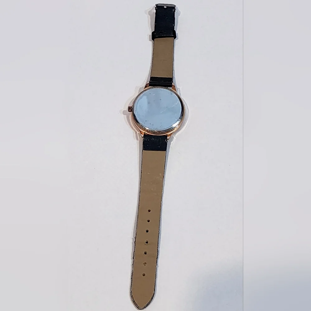 Geneva Quartz Vintage Watch- Has Minor Wear Needs Batteries